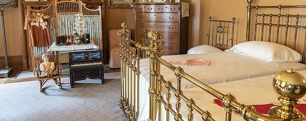 Making Spirits Bright: Mrs. Frick Preps for Christmas