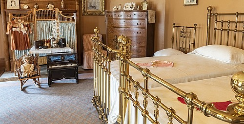 Making Spirits Bright: Mrs. Frick Preps for Christmas